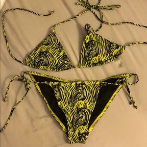 Victoria’s Secret bikini